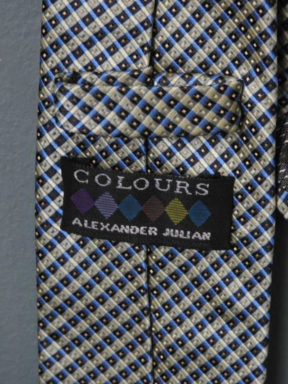 3/$15 Colours by Alexander Julian Blue and Silver Design Men's Business Tie